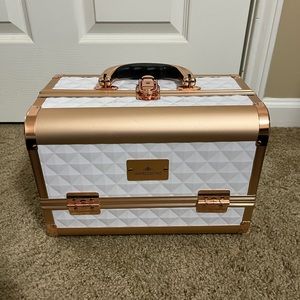 Impressions makeup case